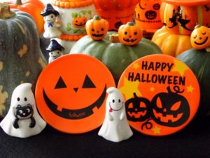 ハロウィンのお弁当サプライズ！簡単デコやアレンジ、便利な100均グッズは？