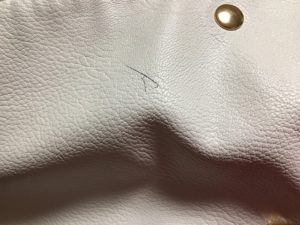 ボールペンが合皮バッグに!インク汚れ、落書きの落とし方は?時間が経過したものは?