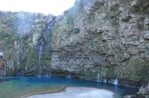 雄川の滝への行き方は？駐車場や混雑、見頃の時間帯や雨の日の注意点。