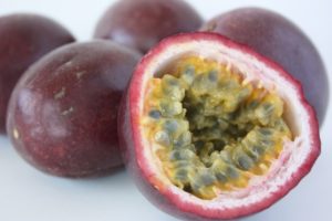 パッションフルーツの食べ方教えます！種や皮はどうする？食べ頃は？