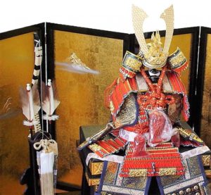 五月人形は何歳まで飾る？兜飾りの保存や処分、供養したい時の注意点。