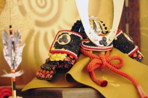 五月人形の飾り方の方角や向き、避けたい場所は？お供え物の置き方は？