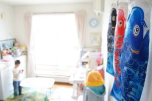 小さい鯉のぼりをプレゼント!ベランダ用は毎日しまうほうがいいの?