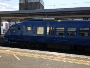 特急ソニックのおすすめ座席、青と白の違い、予約なし・自由席でも大丈夫?