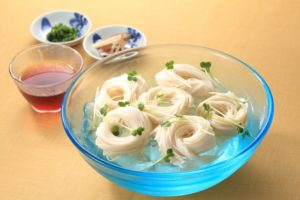 そうめんの盛り付けで一口くるくる巻きのやり方やおしゃれな盛り方は？